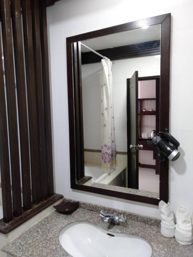 Grand Phranakhon Hotel فرا ناخون سي أيوتثايا المظهر الخارجي الصورة